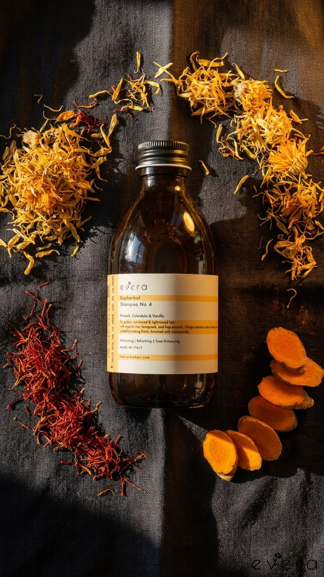Evera Blonde Shampoo No4 — in use
