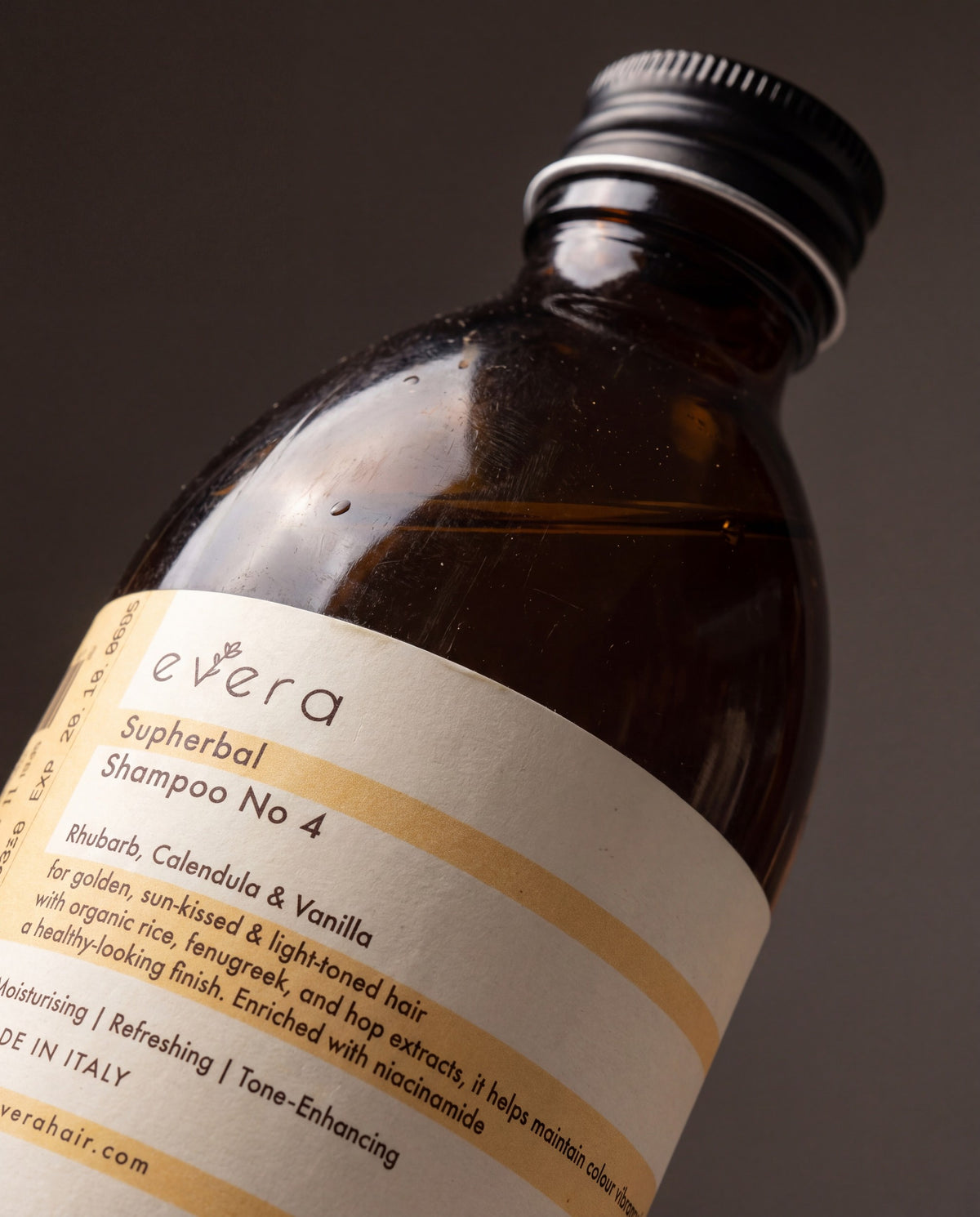 Supherbal Shampoo No.4 — close-up of the bottle and label